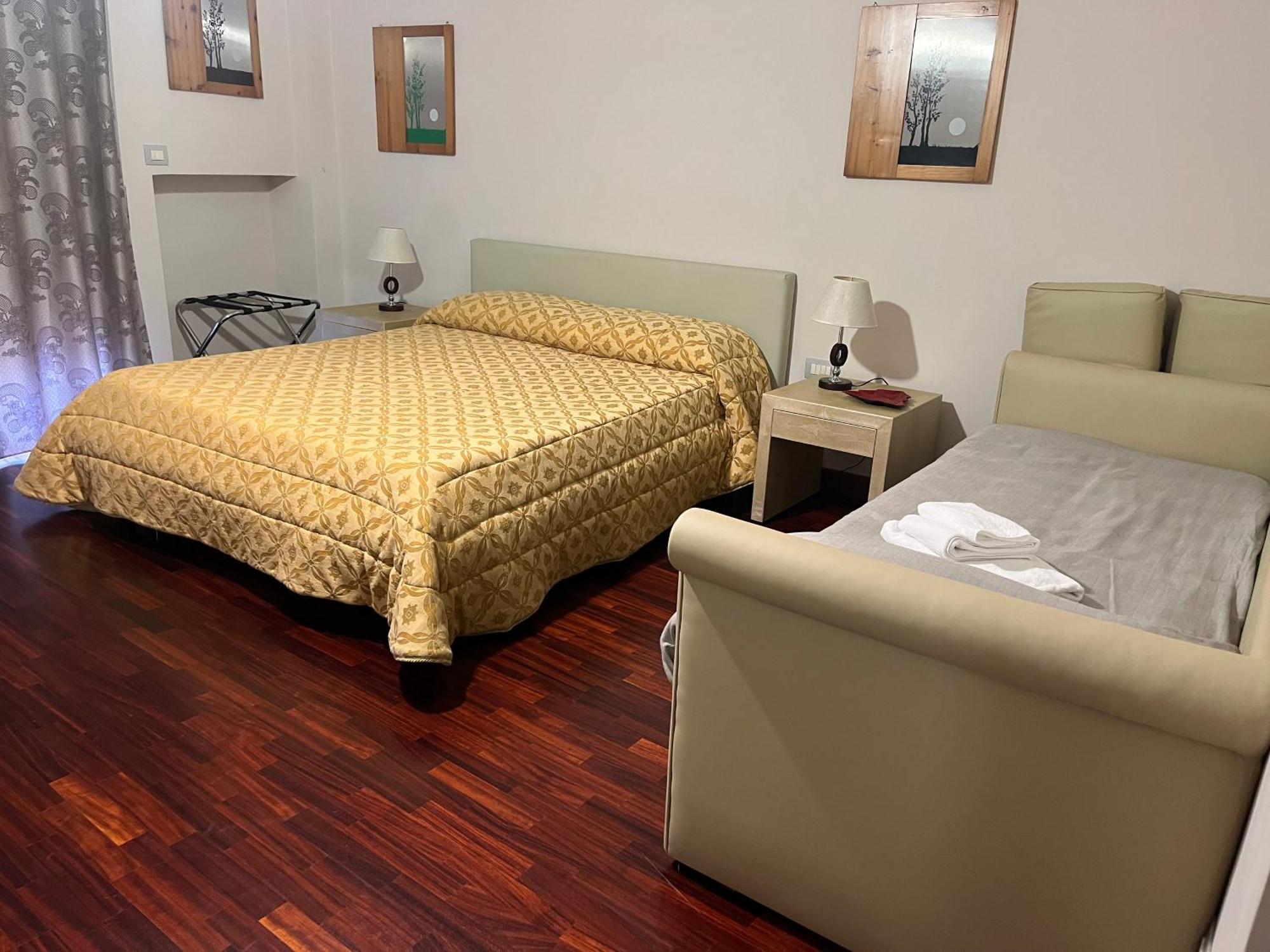 Gioviale Rooms Портичи Экстерьер фото