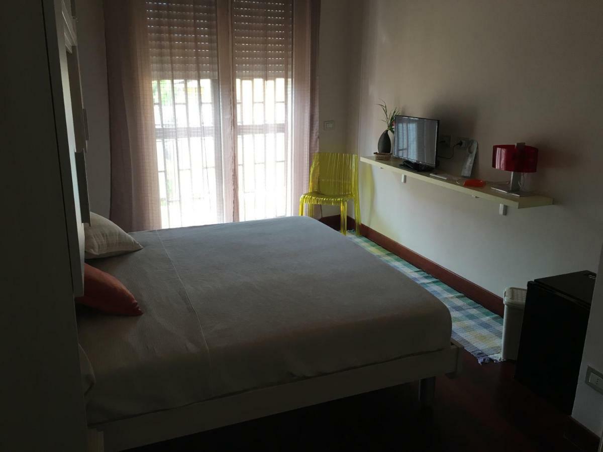 Gioviale Rooms Портичи Экстерьер фото